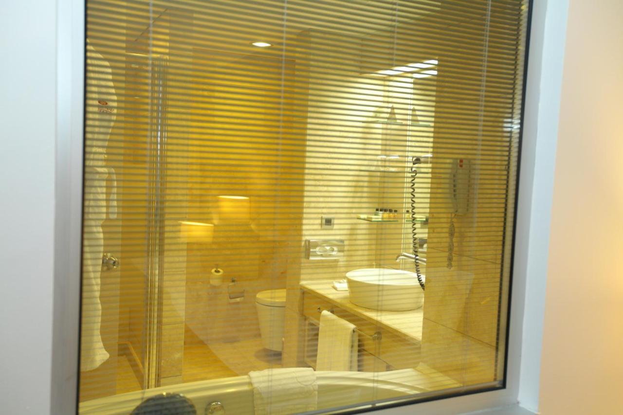 Cpankara Hotel Kültér fotó A venetian blind