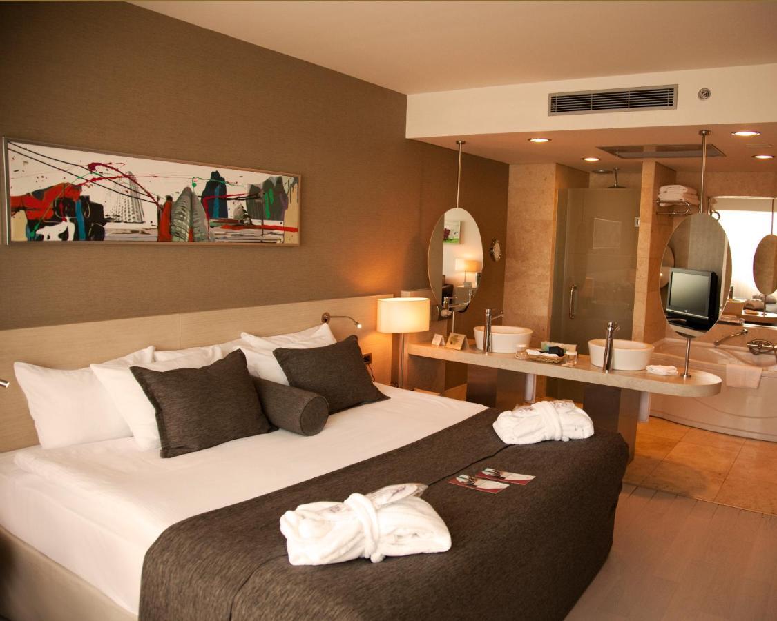 Cpankara Hotel Kültér fotó A room at the hotel