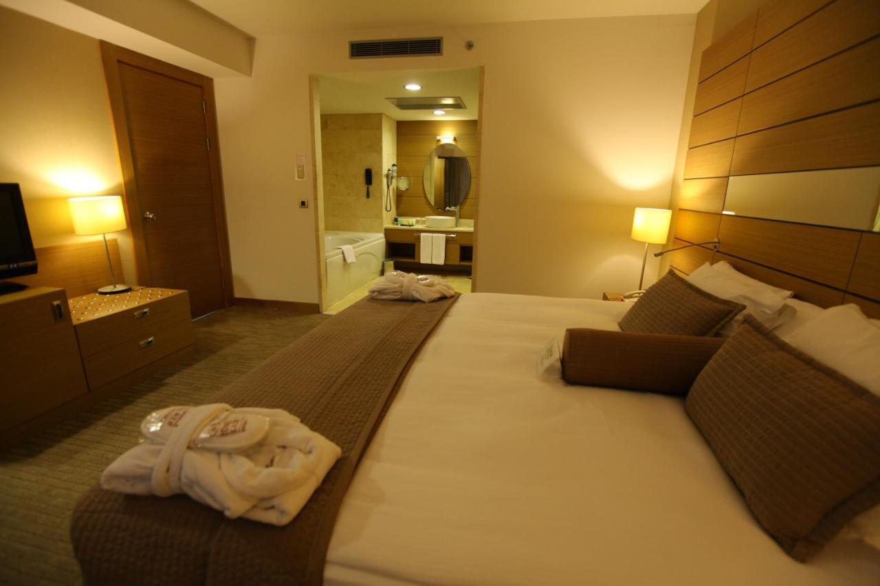 Cpankara Hotel Kültér fotó A room at the hotel